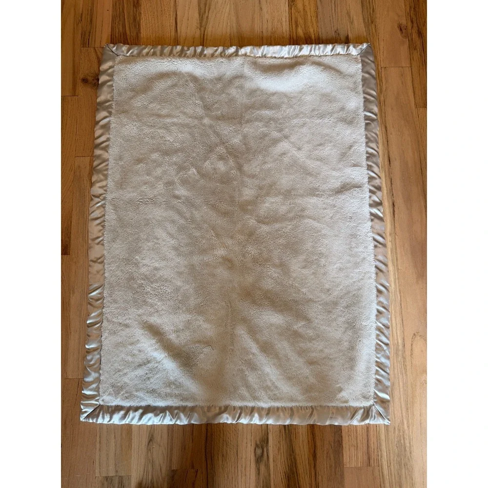CLOUD ISLAND Baby Blanket Gray Plush Faux Fur Satin Trim Border Stroller 39